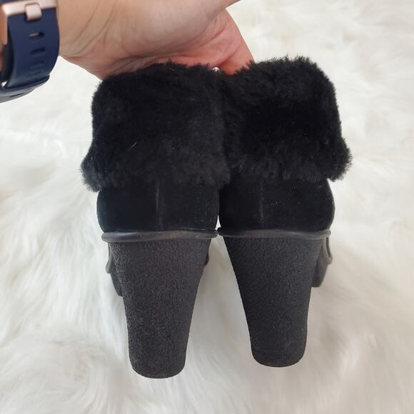 B. Makowsky  Wedge Booties Size 9 Nellie Black Suede Faux Fur Wedge Booties - Picture 4 of 11